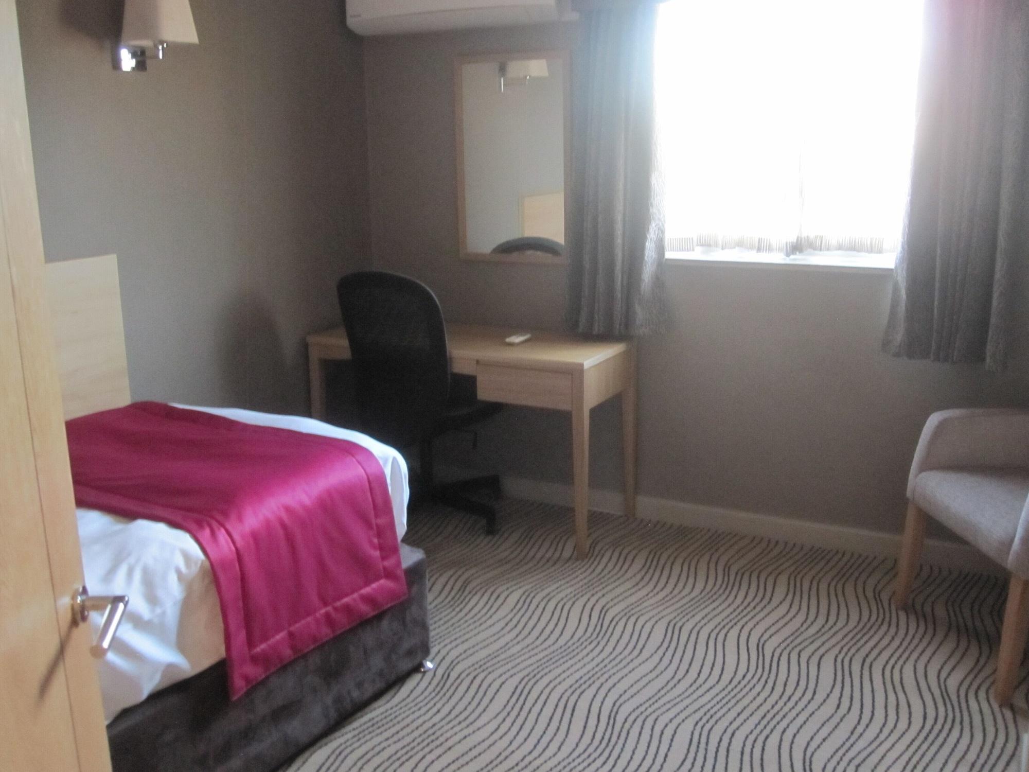 Best Western Heath Court Hotel Newmarket  Eksteriør billede