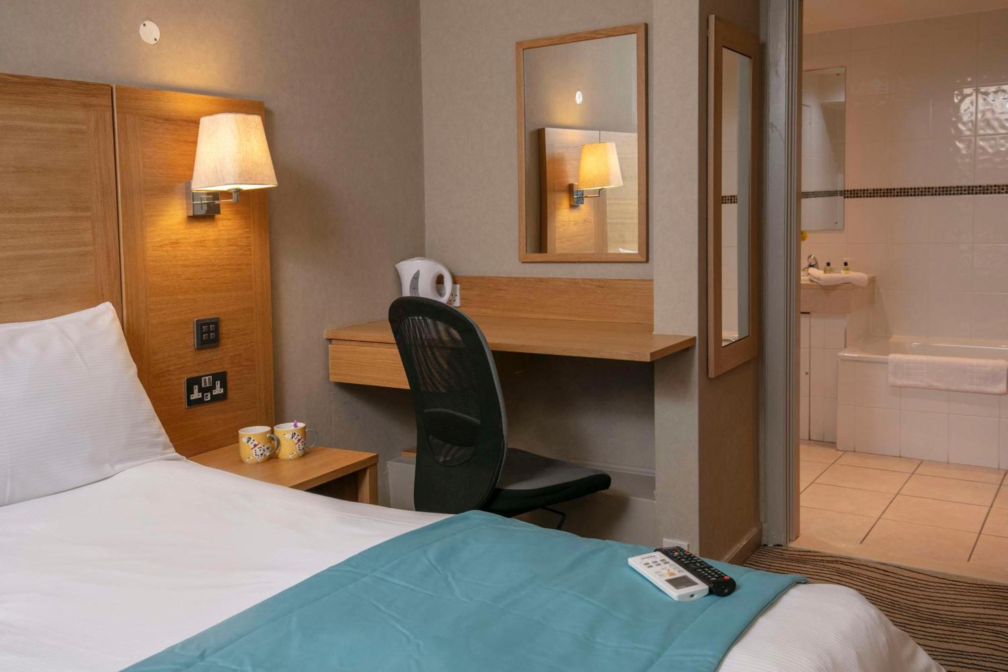 Best Western Heath Court Hotel Newmarket  Eksteriør billede