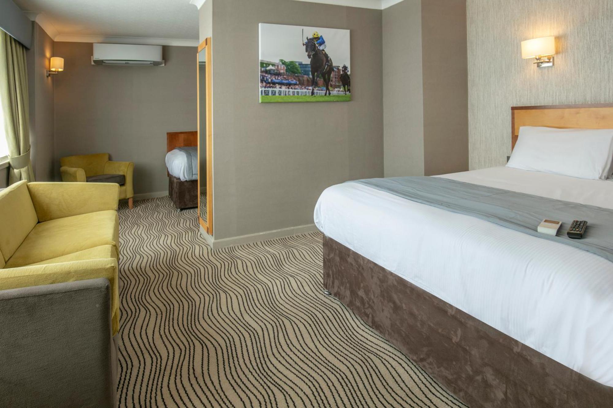 Best Western Heath Court Hotel Newmarket  Eksteriør billede